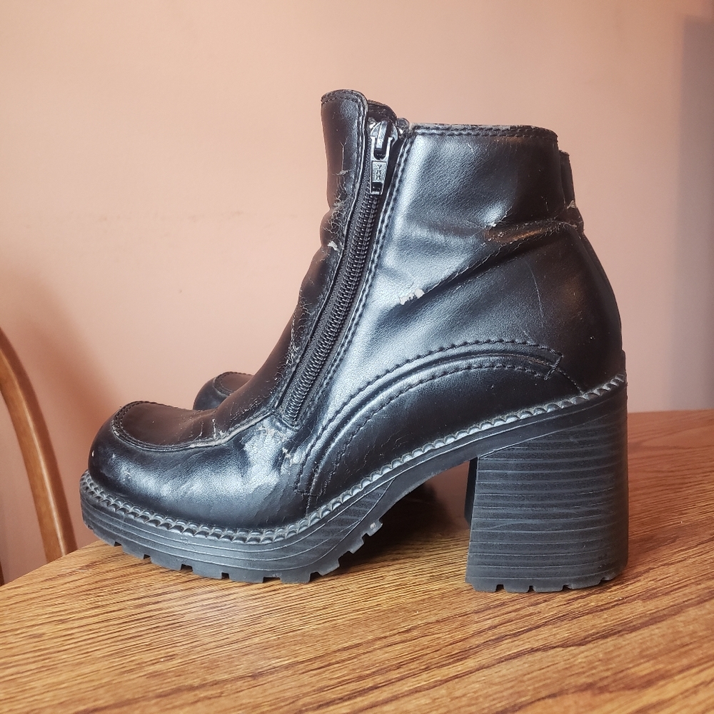 SO vtg grunge chunky lug sole dual zip faux leather ankle boots 7